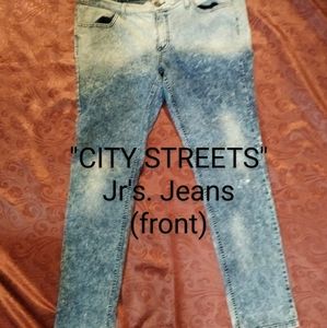 City Streets Skinny Jeans Size 17.